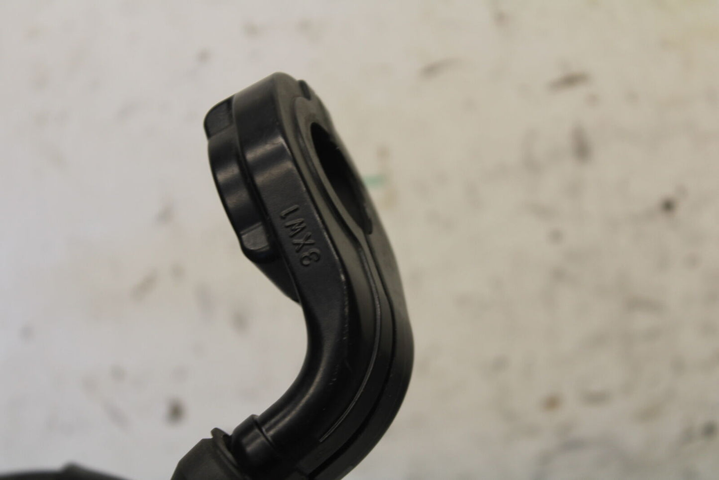 09-12 KAWASAKI NINJA ZX6R THROTTLE CABLE LINE HOUSING GUIDE BB698