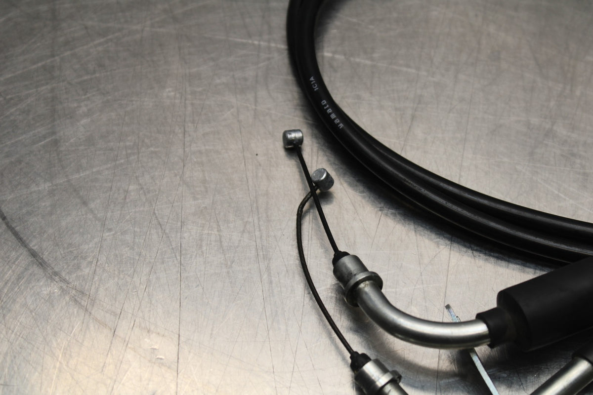 20-25 SUZUKI GSXR750 THROTTLE CABLES LINES BB810