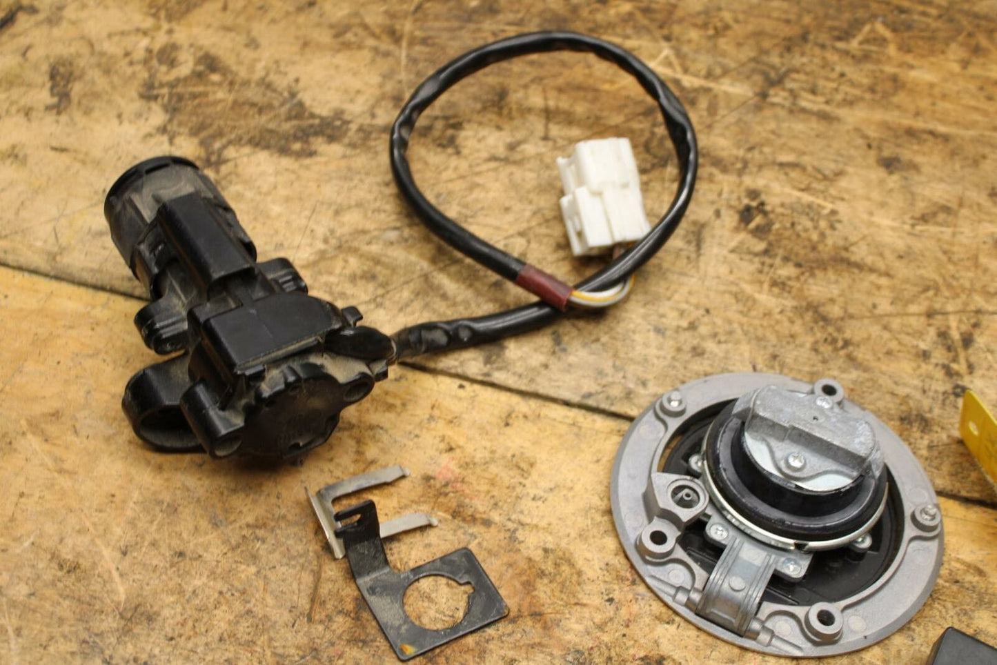 13-18 KAWASAKI NINJA ZX6R IGNITION LOCK KEY SET W/ GAS CAP AND SEAT LOCK BB342