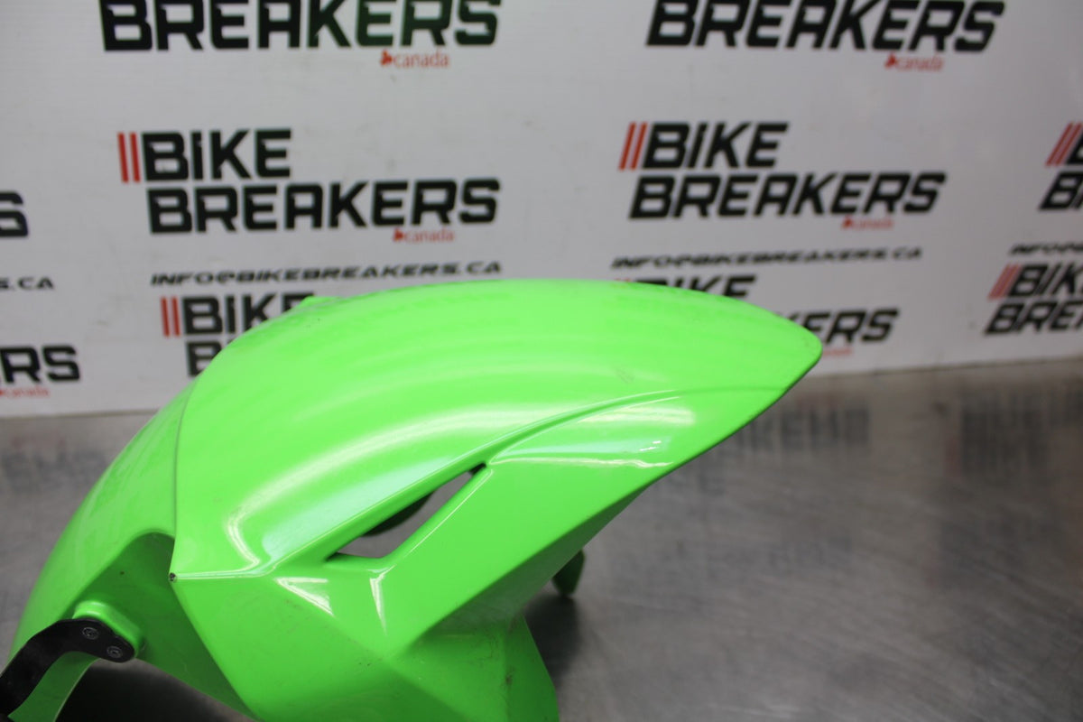 24-25 KAWASAKI NINJA ZX4R FRONT WHEEL FENDER COWL FAIRING BB827