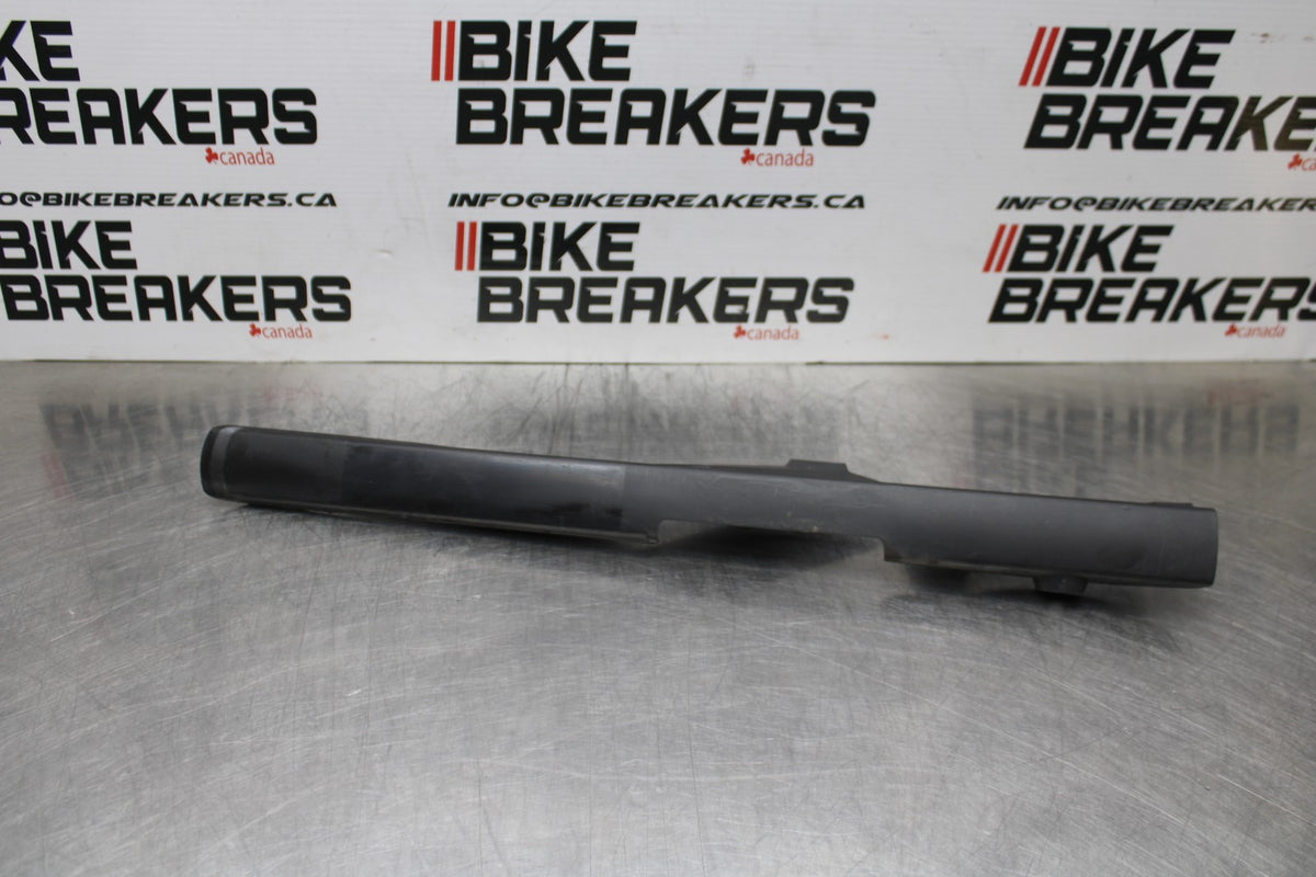 07 SUZUKI GSXR1000 REAR BACK DRIVE CHAIN GUARD COVER SHIELD BB770