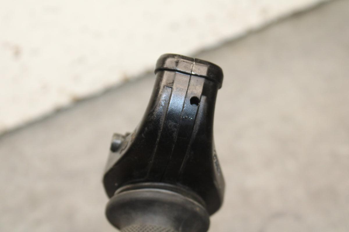 07-08 YAMAHA YZF R1 THROTTLE CABLE LINE HOUSING GUIDE BB724