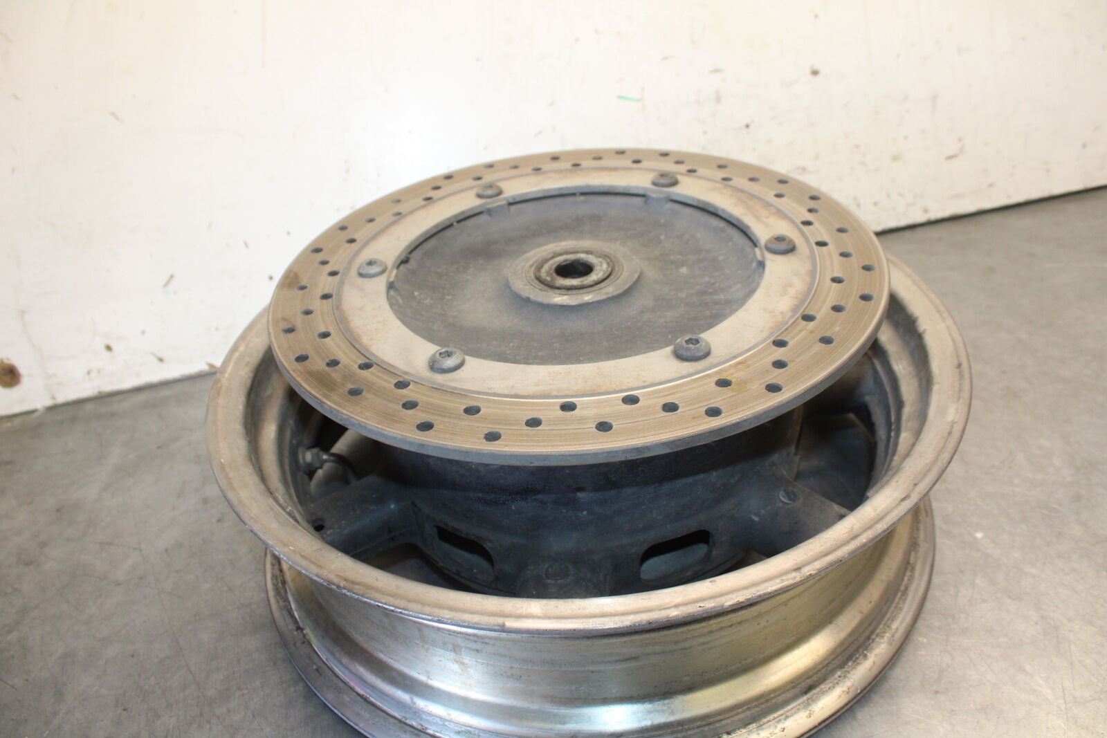 05-06 YAMAHA ROYAL STAR REAR WHEEL BACK RIM  BB697