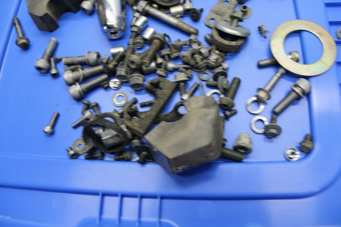 07-08 YAMAHA V STAR 1300 LEFTOVER BOLTS SCREWS SET BB303