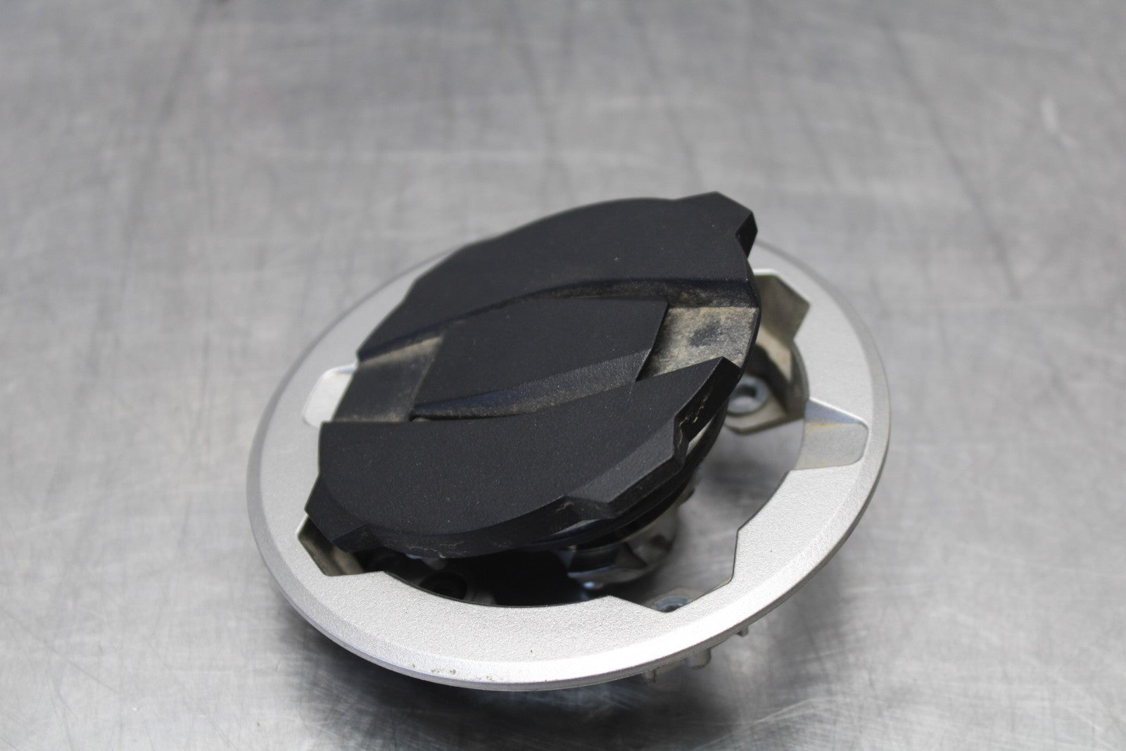 21-23 KAWASAKI NINJA ZX6R IGNITION LOCK KEY SET W/ GAS CAP AND SEAT LOCK BB179