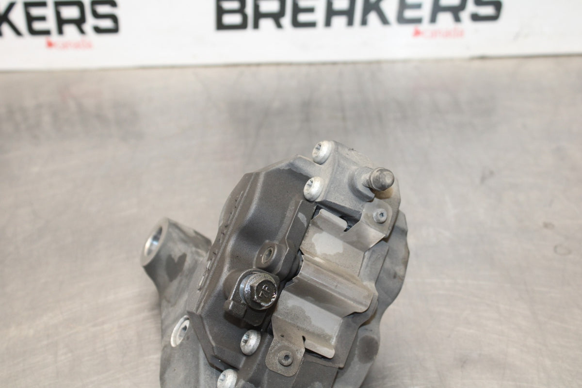 05-09 SUZUKI BOULEVARD C90 REAR BACK BRAKE CALIPER W MOUNT BRACKET BB918