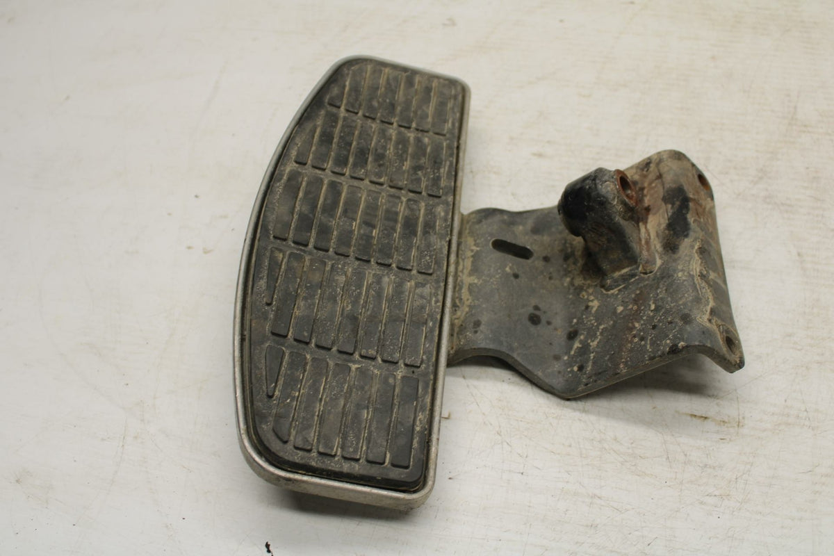 98-04 SUZUKI INTRUDER 1500 VL1500 REAR PASSENGER FOOT STEP PEG BB359