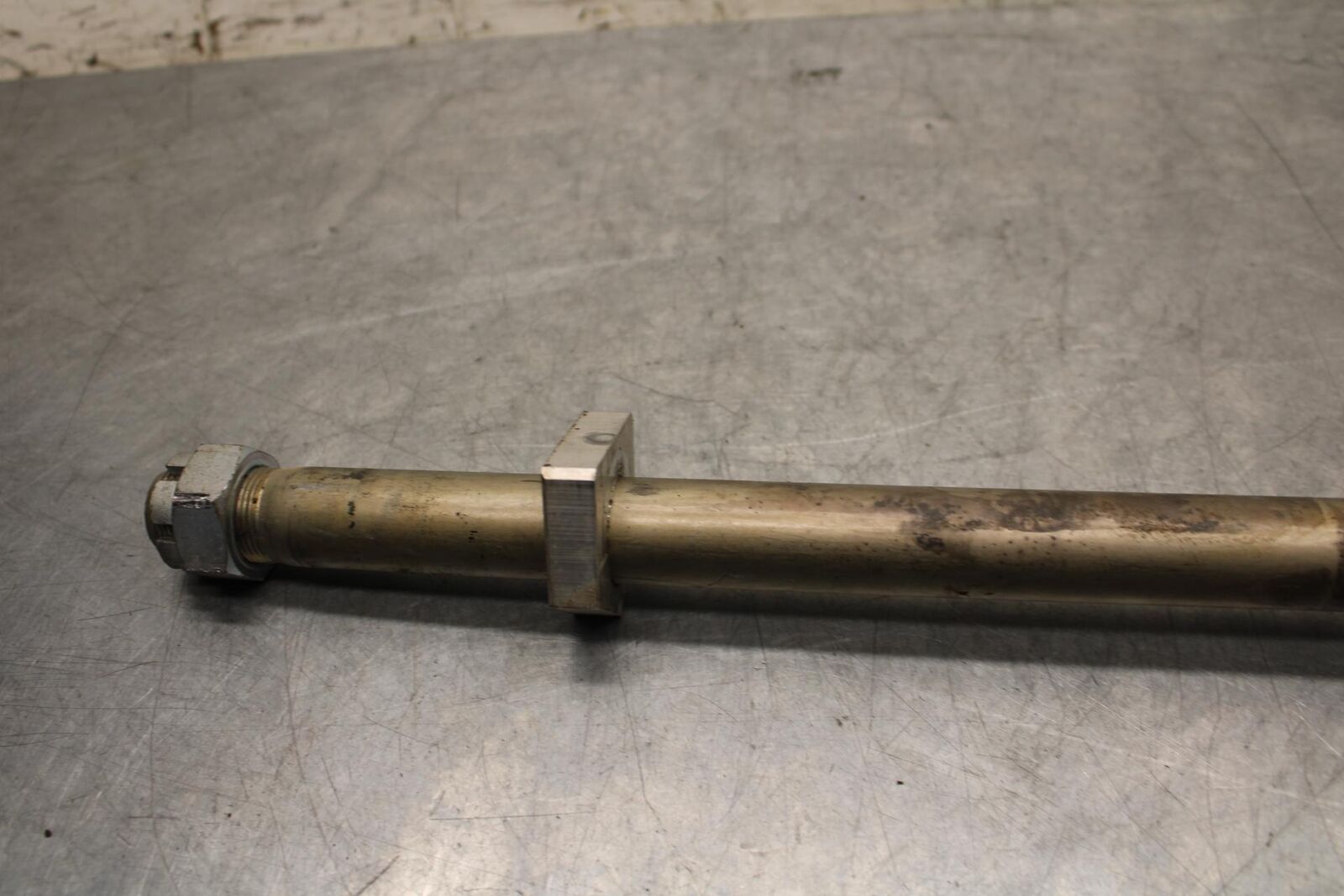 2012 Kawasaki Ninja ZX14R ZX1400E REAR AXLE BACK WHEEL RIM PIVOT BOLT AXEL BB60