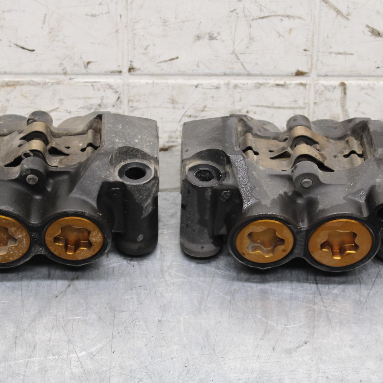 2006 Yamaha YZF R6 RIGHT LEFT FRONT BRAKE CALIPER SET PAIR CALIPERS BB560