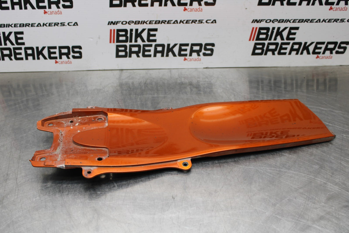 06-07 SUZUKI GSXR 600 REAR BACK TAIL UNDERTAIL FAIRING COWL FENDER BB178