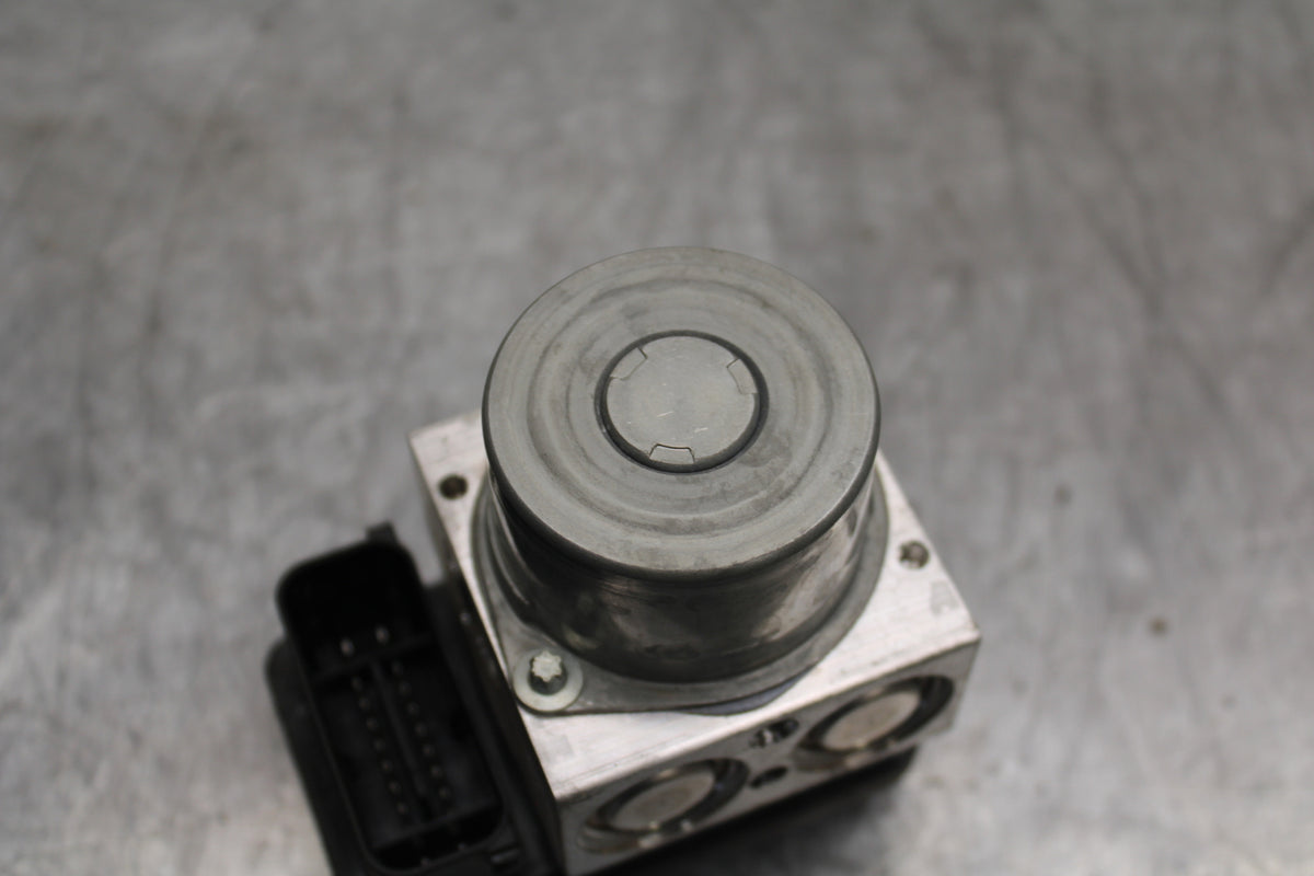 22-24 YAMAHA XSR900 ABS PUMP UNIT MODULE BB710