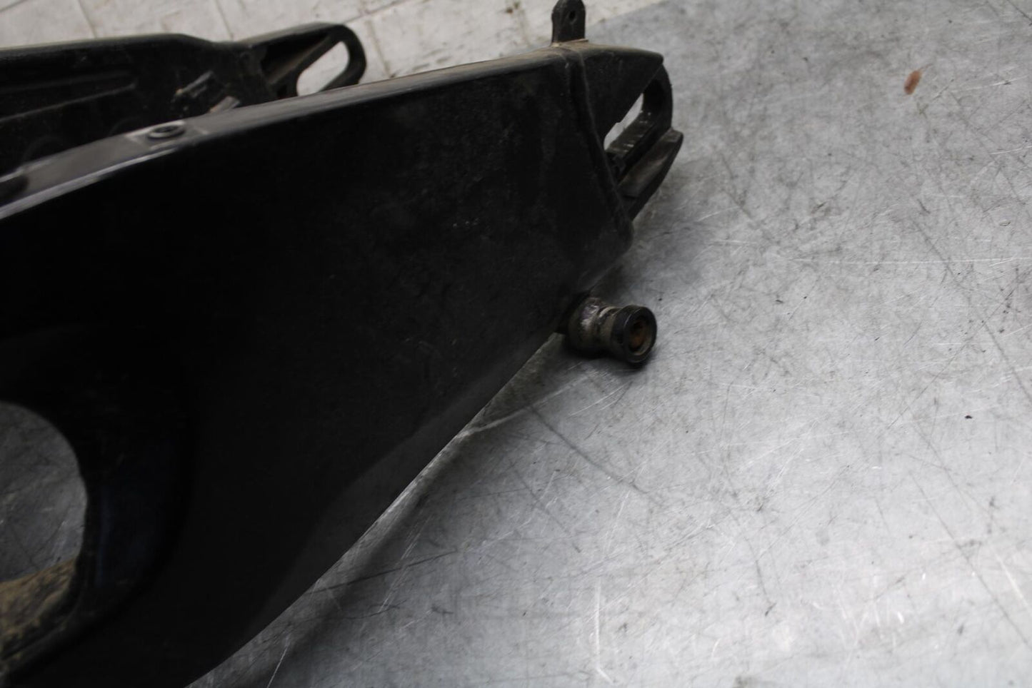 2009 Kawasaki Ninja ZX6R ZX600R SPRAY PAINTED  SWINGARM BACK SUSPENSION BB538