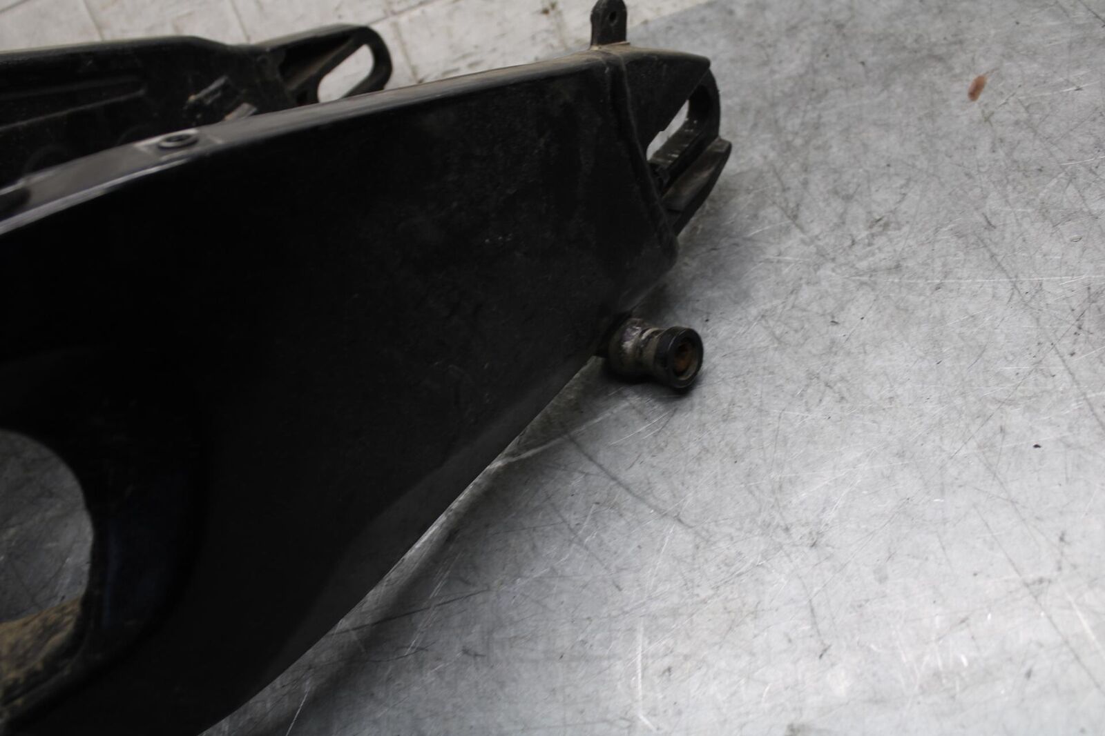 2009 Kawasaki Ninja ZX6R ZX600R SPRAY PAINTED  SWINGARM BACK SUSPENSION BB538