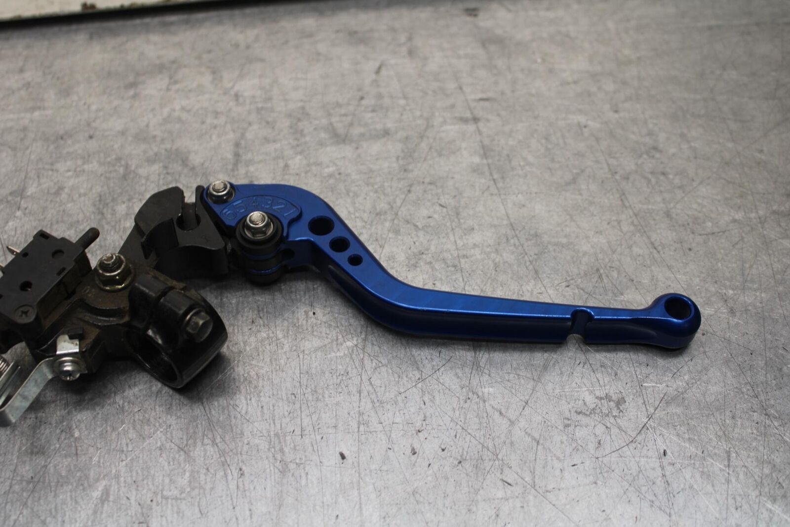 2011 Suzuki GSXR1000 CLUTCH PERCH MOUNT WITH LEVER 