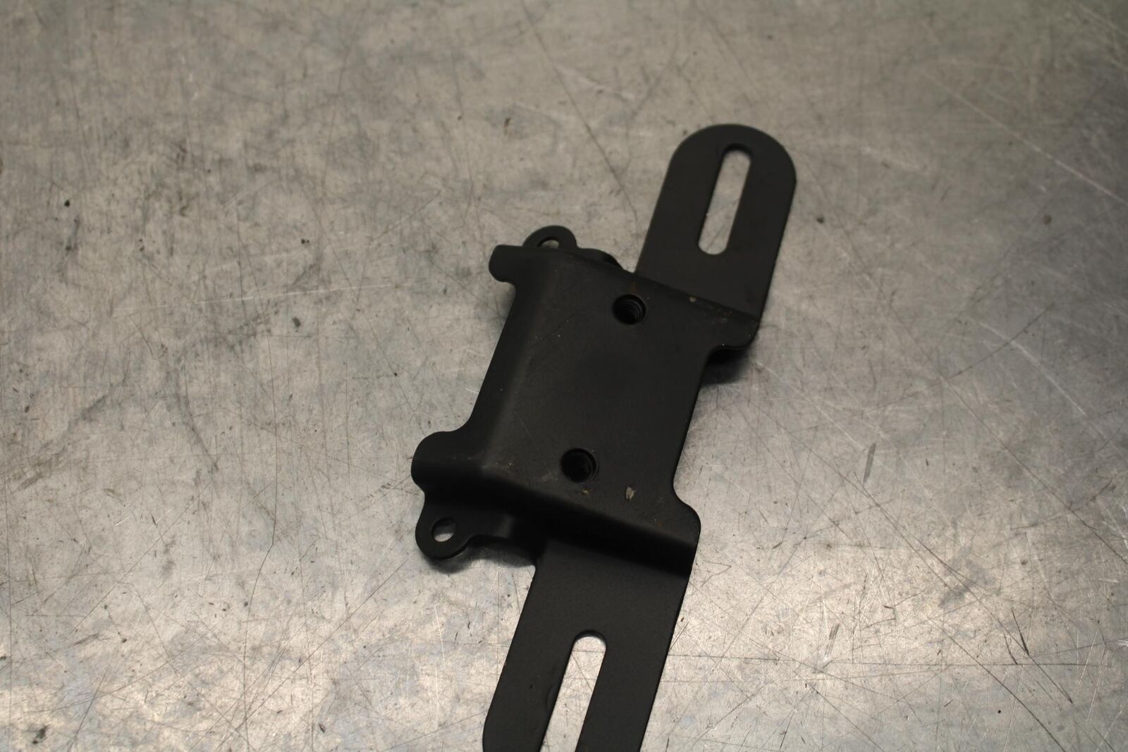 1985 Kawasaki Ninja 900R ZX900A REAR BACK TAIL LIGHT MOUNT BRACKET BB84