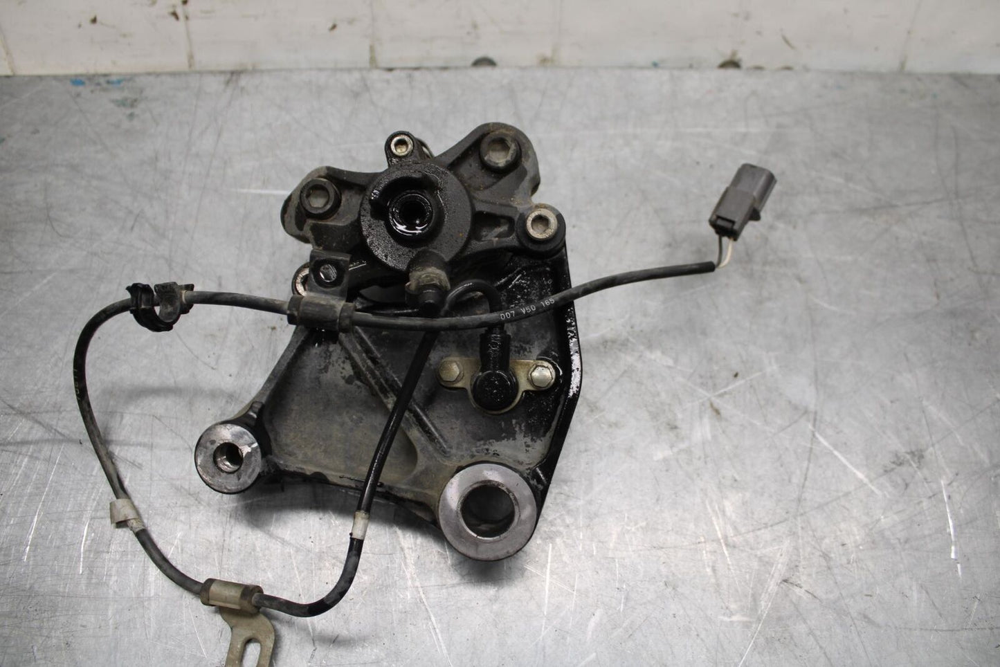 07-08 KAWASAKI CONCOURS 1400 ABS REAR BACK BRAKE CALIPER W MOUNT BRACKET BB449