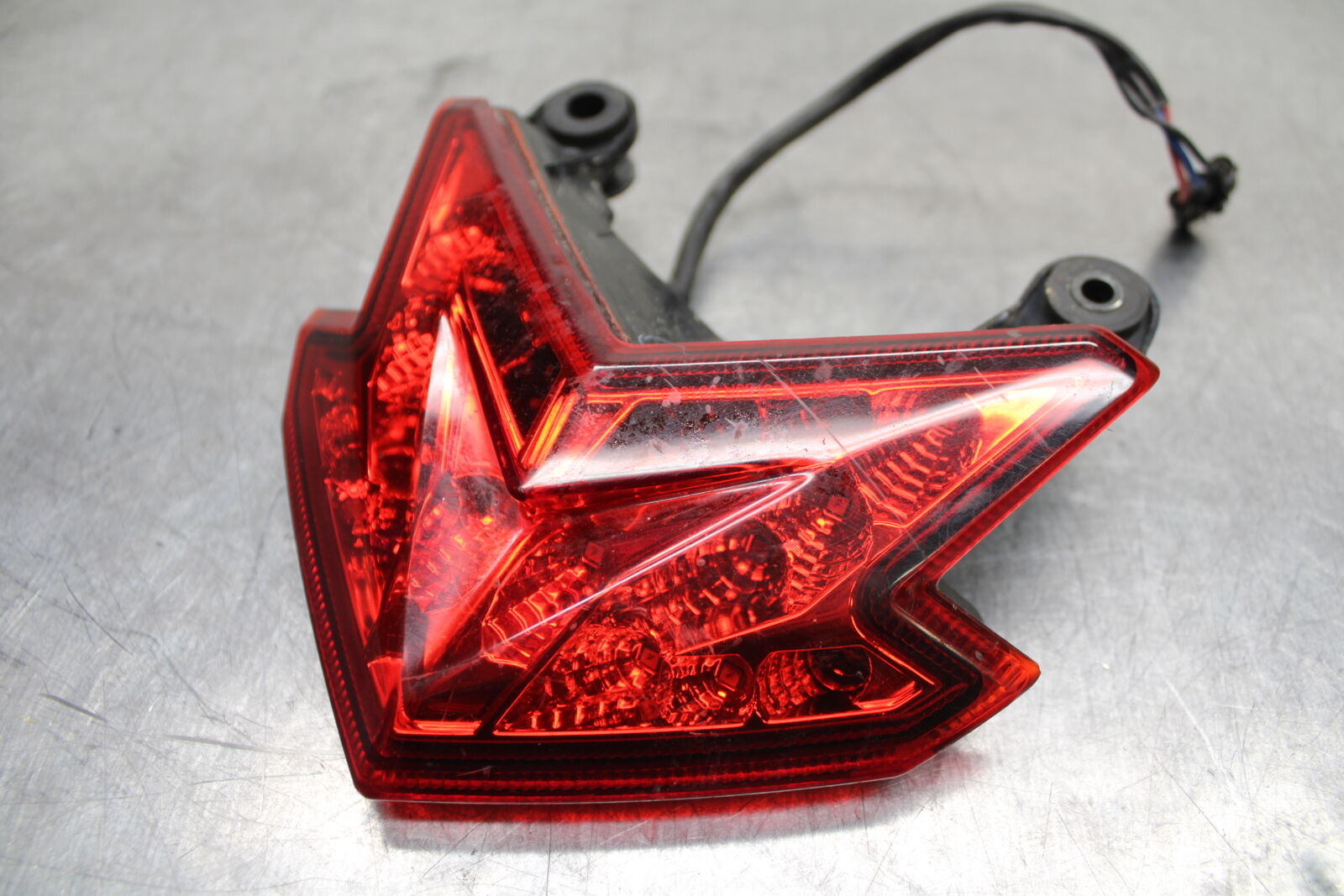 13-17 KAWASAKI NINJA ZX6R ZX636E REAR TAIL TAILLIGHT BACK BRAKE LIGHT BB735