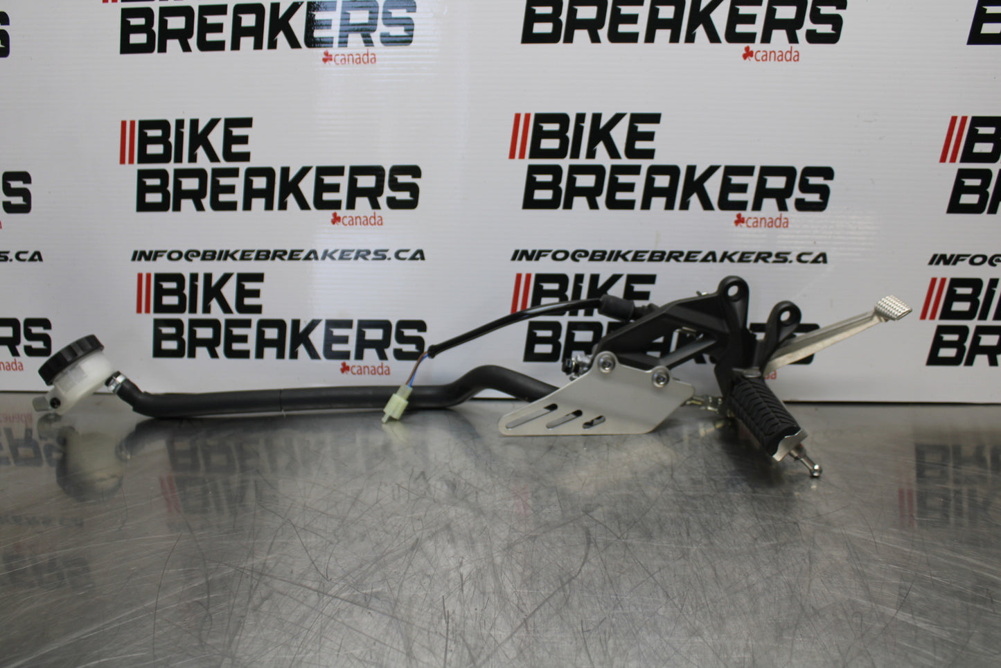 23-24 KAWASAKI NINJA ZX14R NERW!! RIGHT REARSET REAR SET DRIVER FOOT PEG BB153