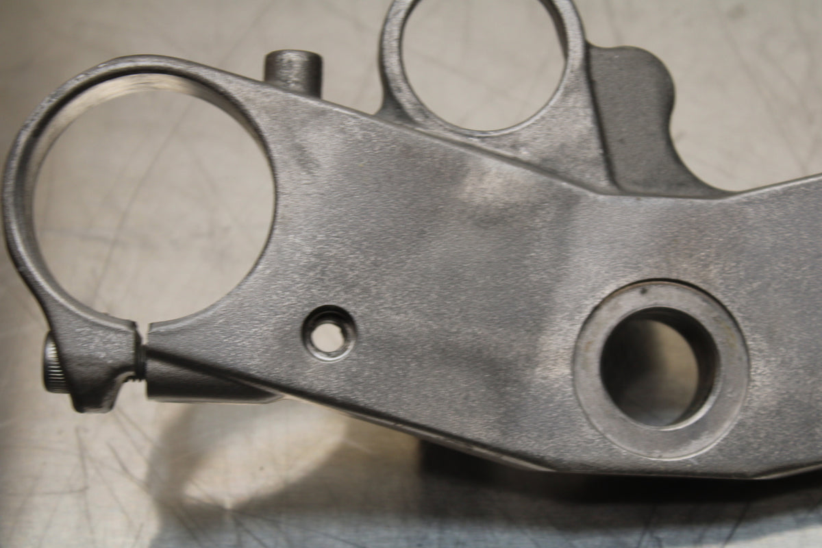 96 YAMAHA YZF750R FORKS UPPER TRIPLE TREE CLAMP BB137