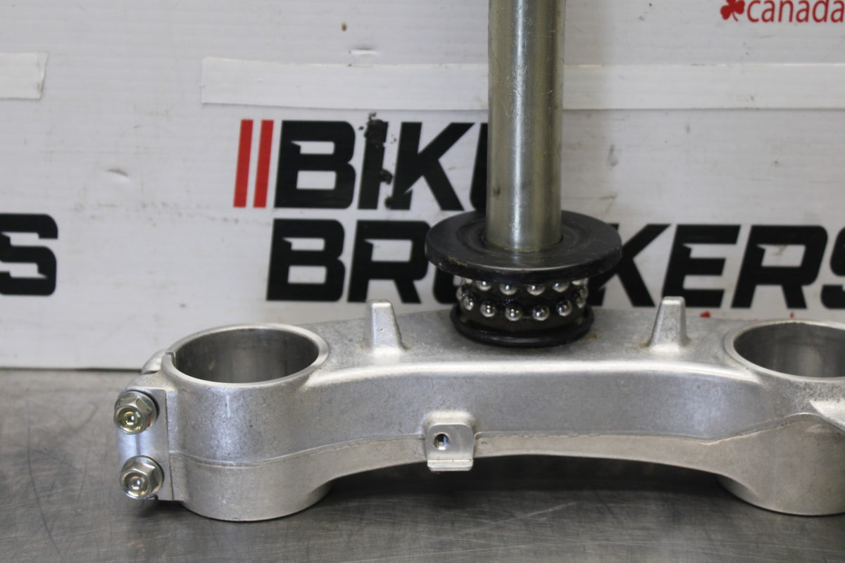 15-26 SUZUKI GSXR600 FRONT FORKS CLAMP LOWER TRIPLE TREE STEM BB888