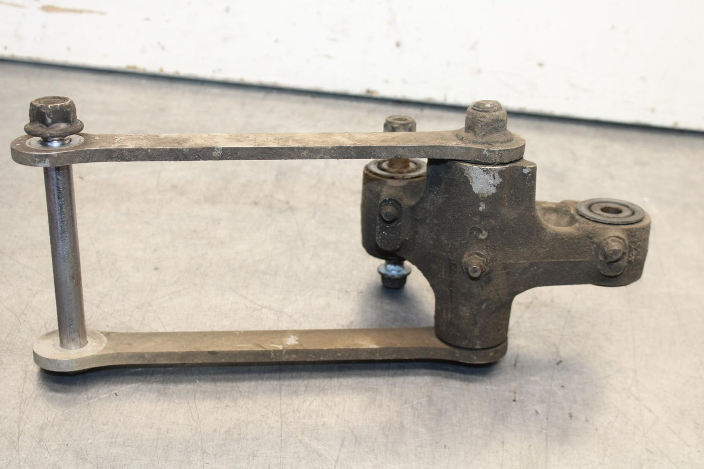 03 KAWASAKI NINJA ZX6RR ZX600K REAR DOGBONE SHOCK LINKAGE LINK BB105