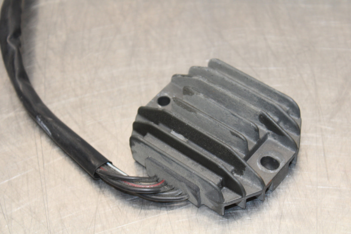 04-09 SUZUKI GS500F RECTIFIER VOLTAGE REGULATOR BB165