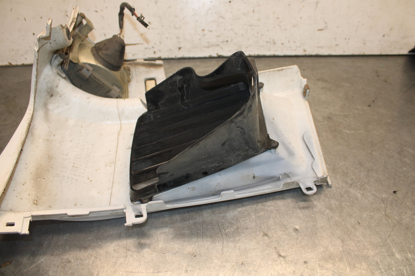 93-00 HONDA GOLDWING 1500 GL1500SE LOWER SIDE FAIRING COWL PLASTIC COVER BB700