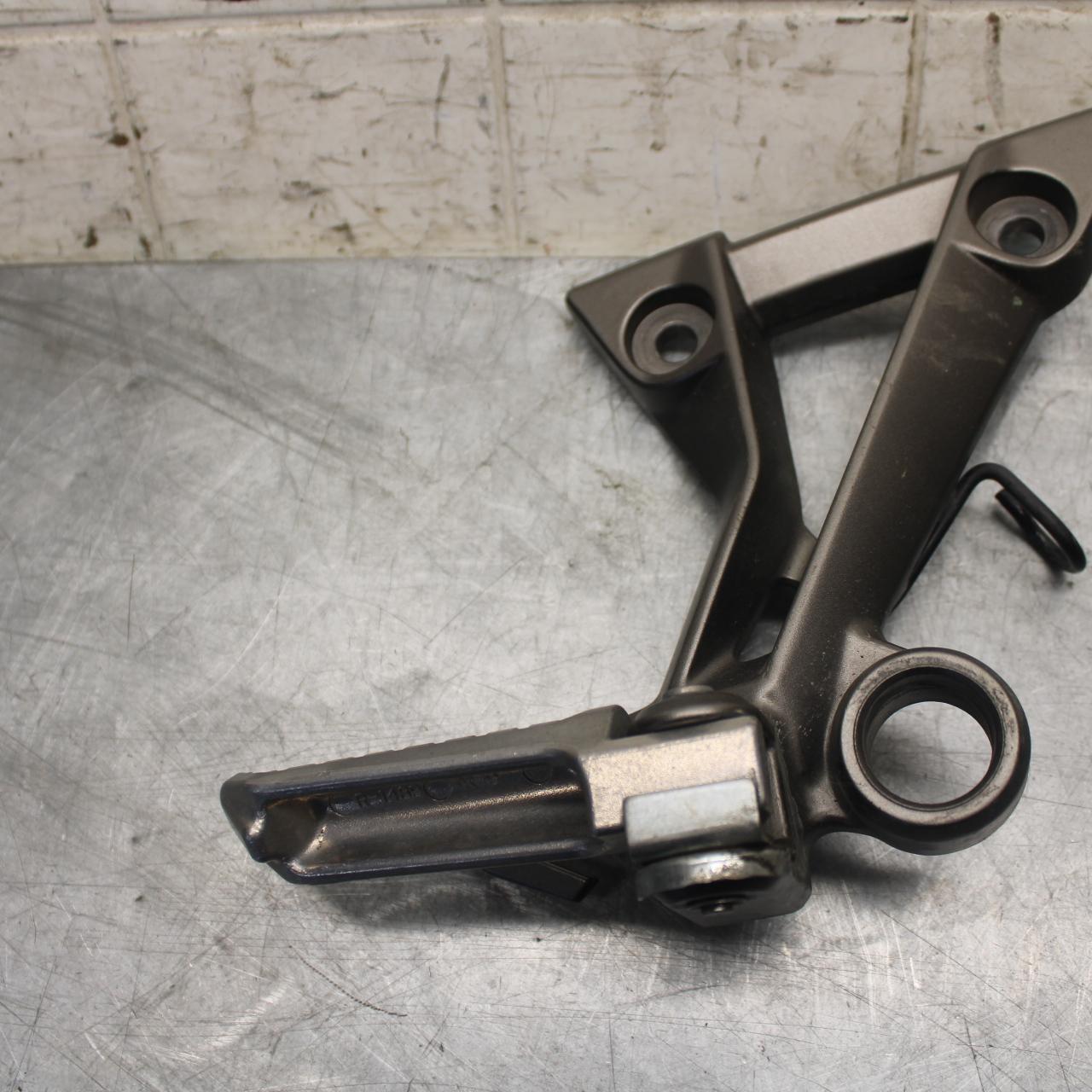 2015 Kawasaki Ninja 300  ABS RIGHT REAR BACK PASSENGER PEG 35063-1000 BB518