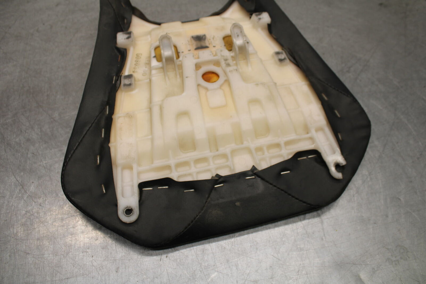 05-06 HONDA CBR600RR FRONT DRIVERS SEAT PAD SADDLE PILLION BB727
