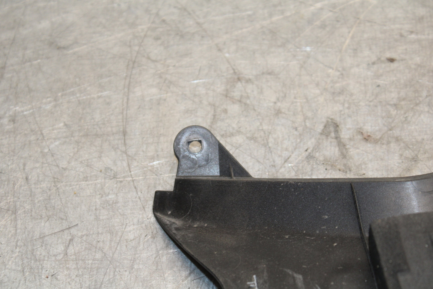 13-18 KAWASAKI NINJA ZX6R CENTER REAR BACK TAIL FAIRING COWL  BB682