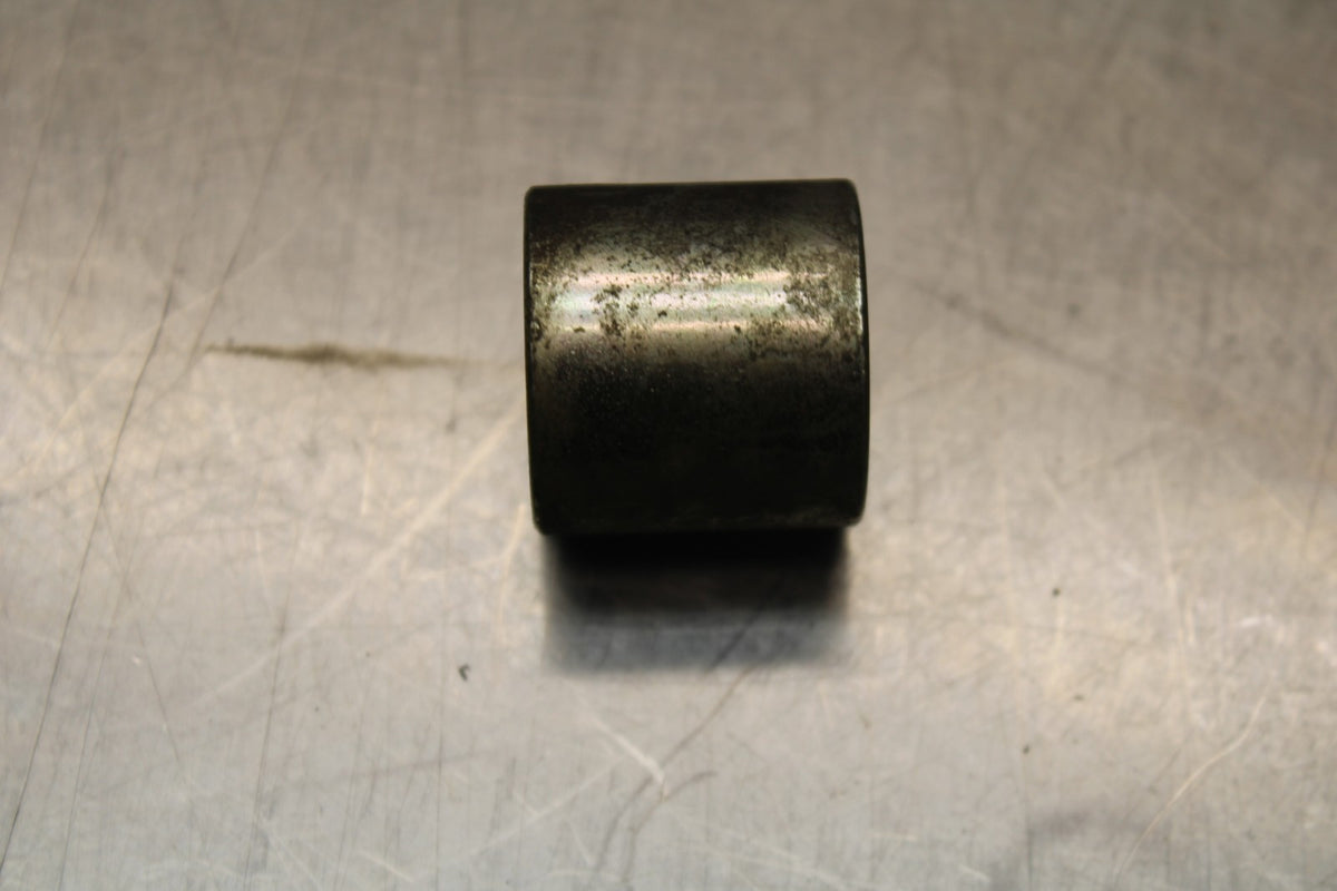 02 DUCATI MONSTER 620 FRONT WHEEL RIM AXLE PIVOT BOLT BB851