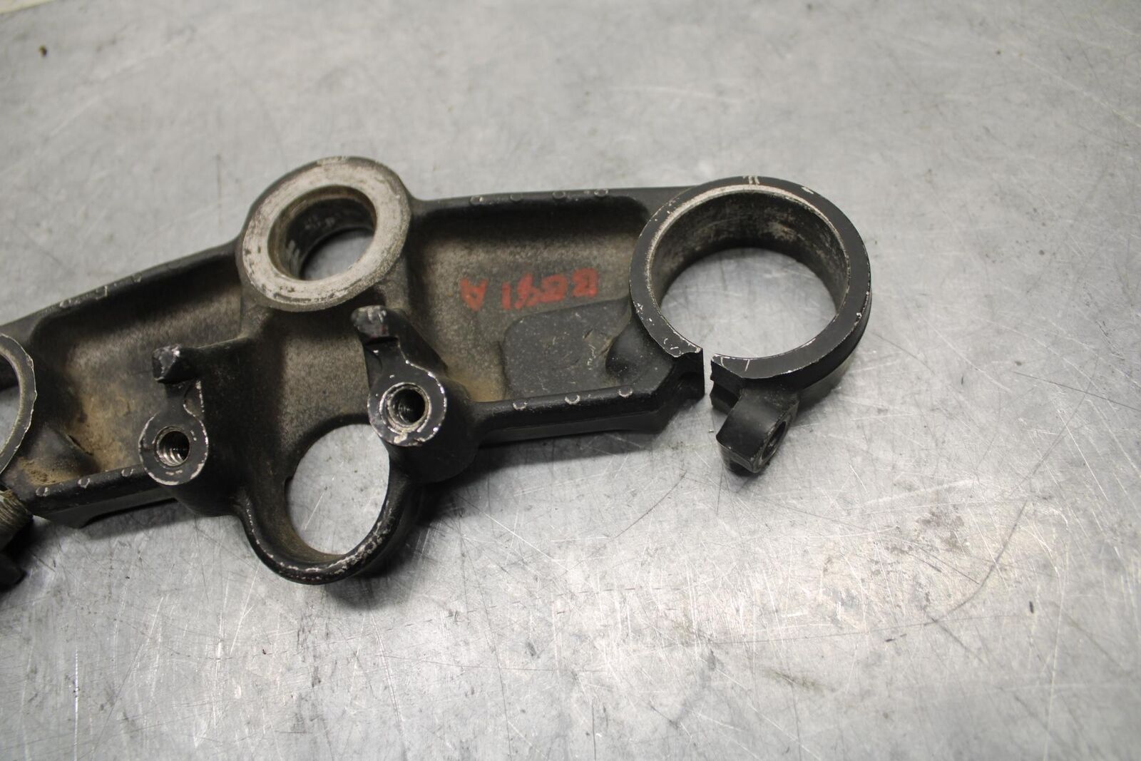 1992 Honda CBR600F2 FORKS UPPER TRIPLE TREE CLAMP BB40