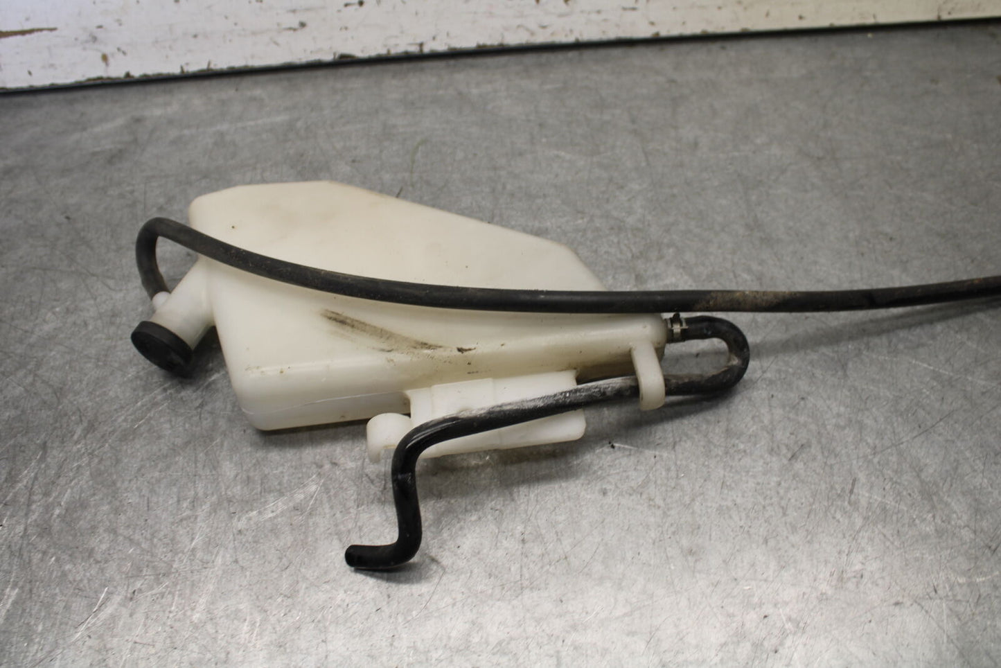 05-06 SUZUKI GSXR1000 COOLANT WATER TANK RESERVOIR BOTTLE 17910-41G00 BB663