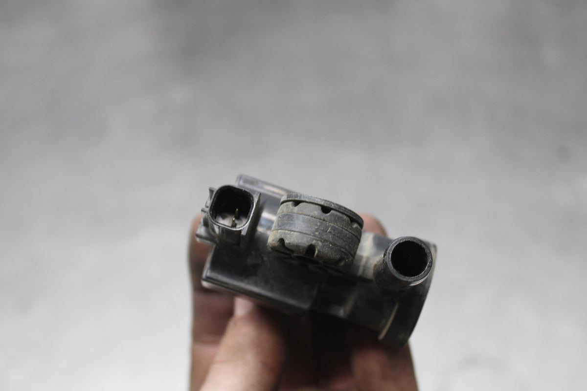 18 HONDA CB500F AIR VALVE SOLENOID TOP ENGINE SWITCH SENSOR BB861