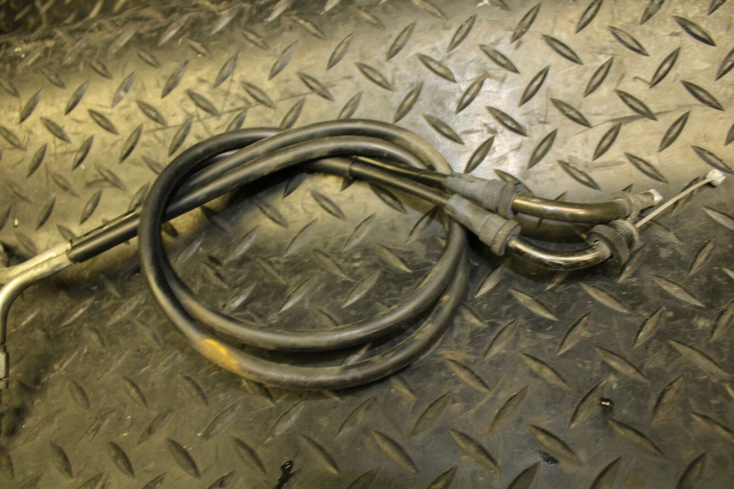 05-06 SUZUKI KATANA 750 GSX750F THROTTLE CABLES LINES bb166