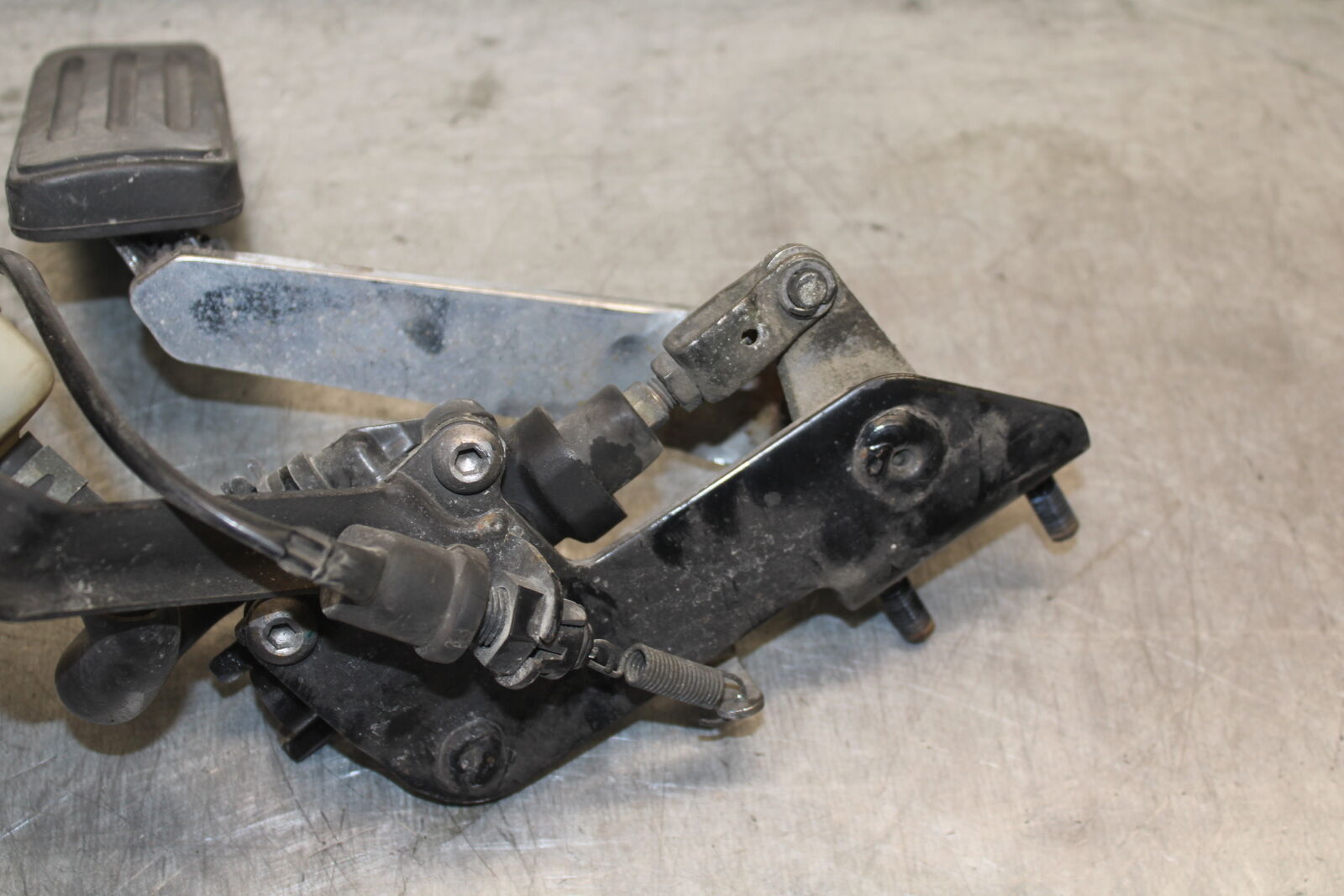 05-06 YAMAHA ROAD STAR XV1700A REAR BACK BRAKE MASTER CYLINDER W RESERVOIR BB703