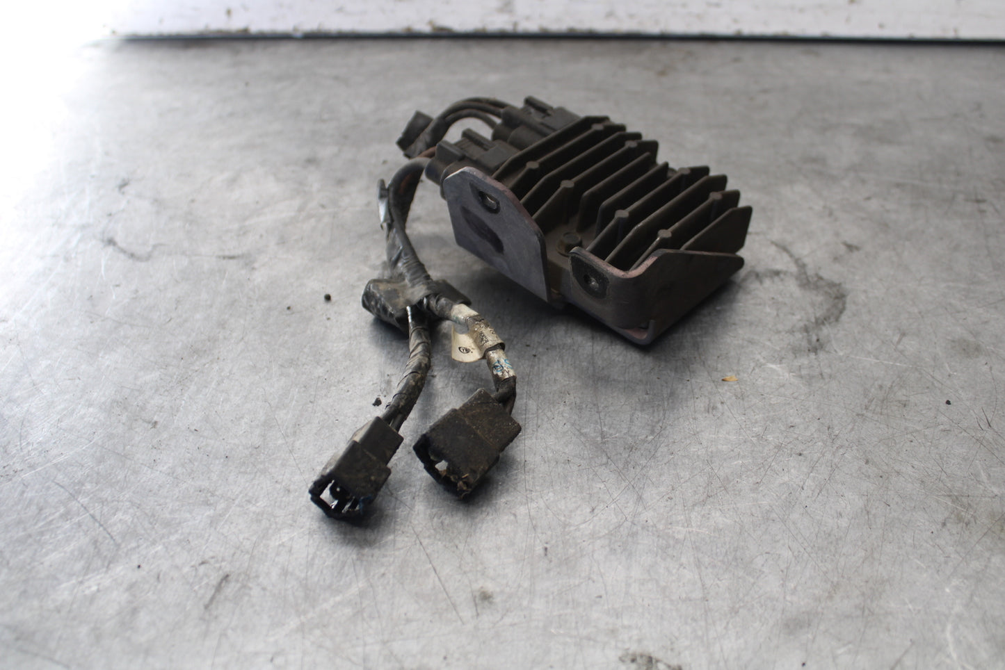 07-08 TRIUMPH DAYTONA 675 RECTIFIER VOLTAGE REGULATOR BB685