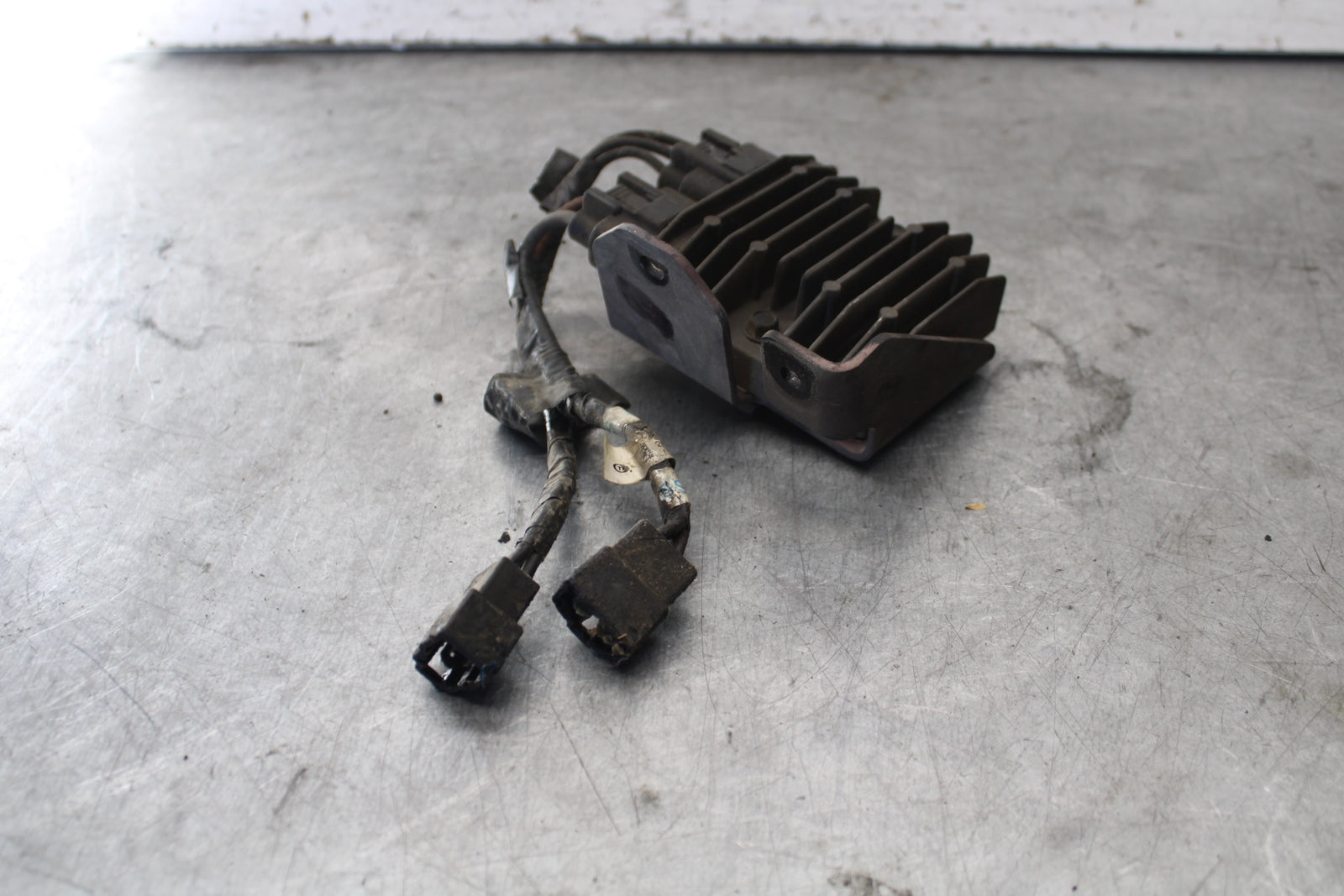 07-08 TRIUMPH DAYTONA 675 RECTIFIER VOLTAGE REGULATOR BB685