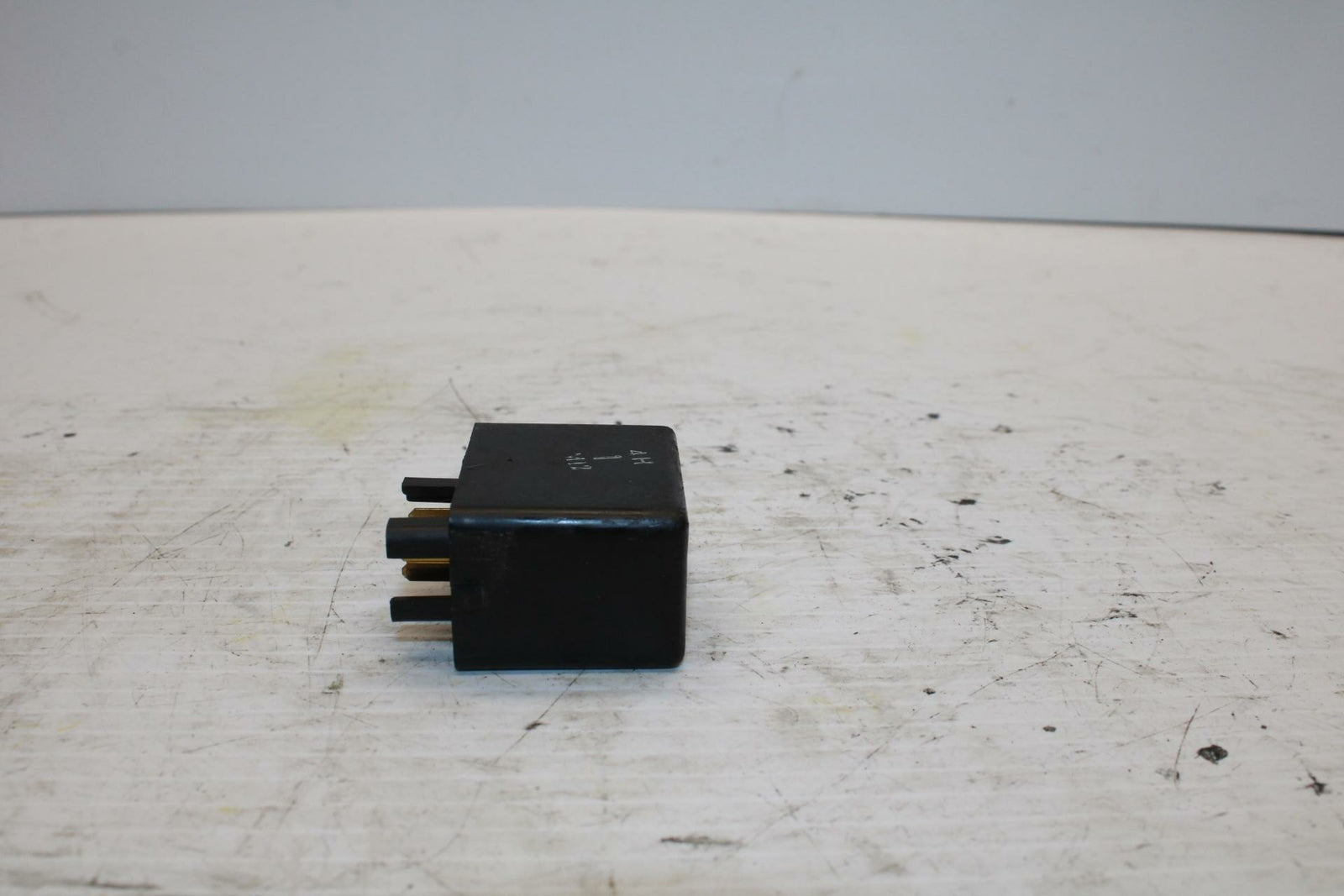 06-07 SUZUKI GSXR600 TURN SIGNAL BLINKER FUEL RELAY FLASHER SWITCH BB245