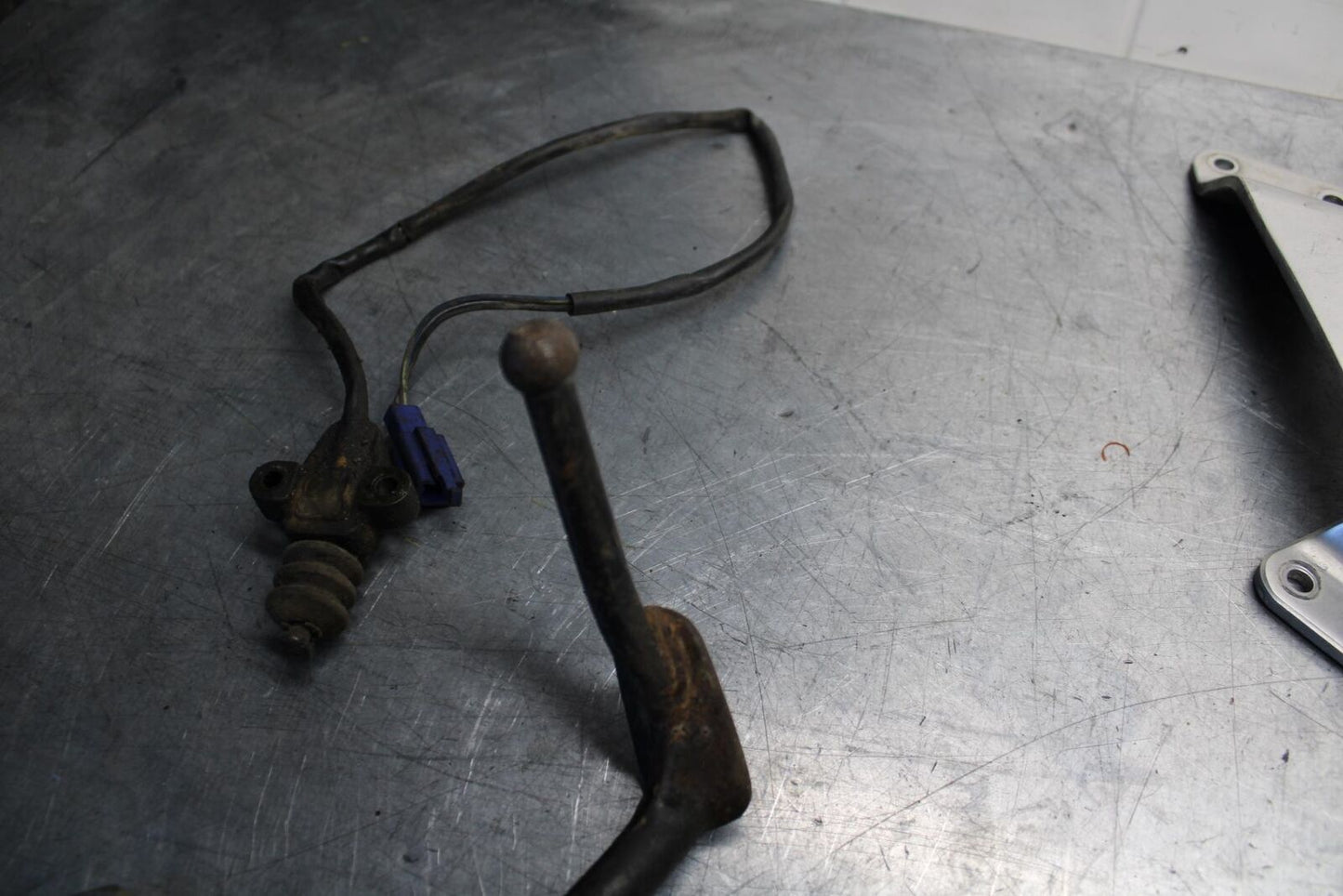 89-90 YAMAHA FZR600 KICKSTAND SIDE KICK STAND 4BP-27311-00-00 BB76