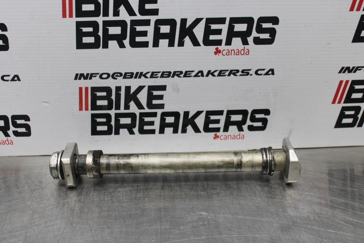08-10 SUZUKI GSXR 600 REAR AXLE BACK WHEEL RIM PIVOT BOLT AXEL BB202