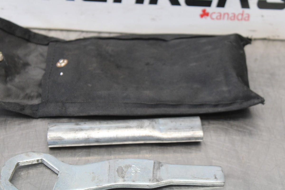 13-18 KAWASAKI NINJA ZX6R STOCK TOOLS OEM TOOL BAG KIT SET BB908