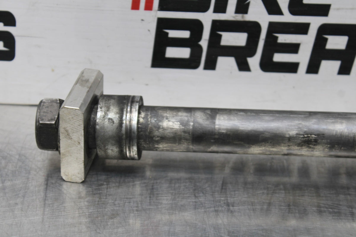 18 YAMAHA YZF R1  REAR AXLE BACK WHEEL RIM PIVOT BOLT AXEL BB838