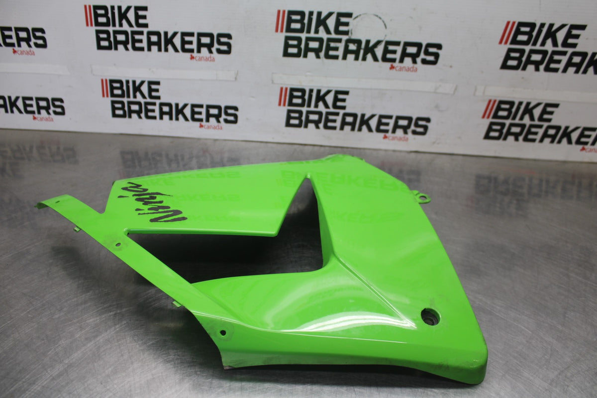 04-05 KAWASAKI NINJA ZX10R RIGHT MID UPPER SIDE FAIRING COWL PLASTIC BB931