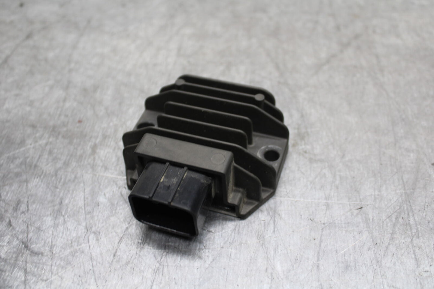 22-24 YAMAHA XSR900 RECTIFIER VOLTAGE REGULATOR BB710