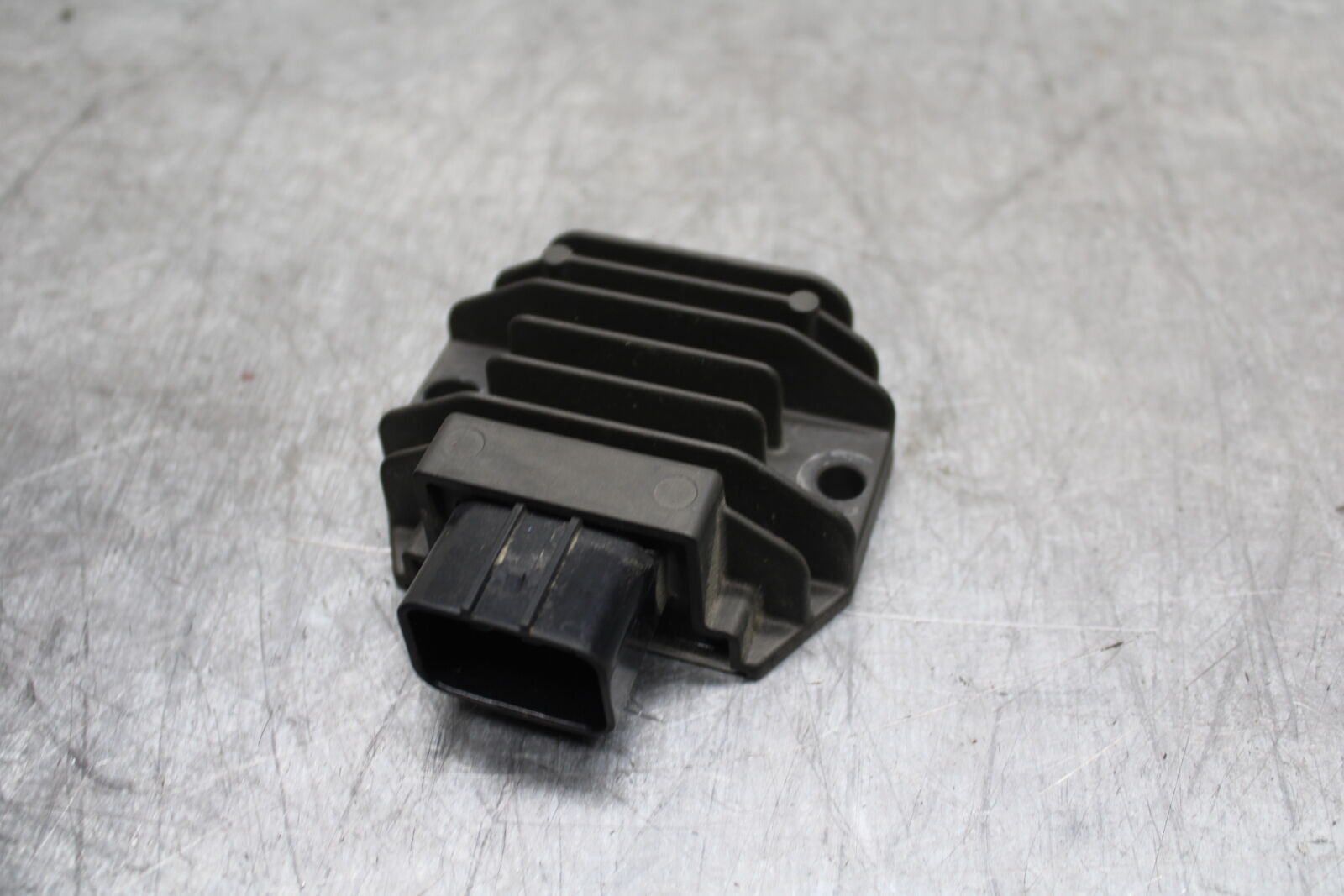 22-24 YAMAHA XSR900 RECTIFIER VOLTAGE REGULATOR BB710