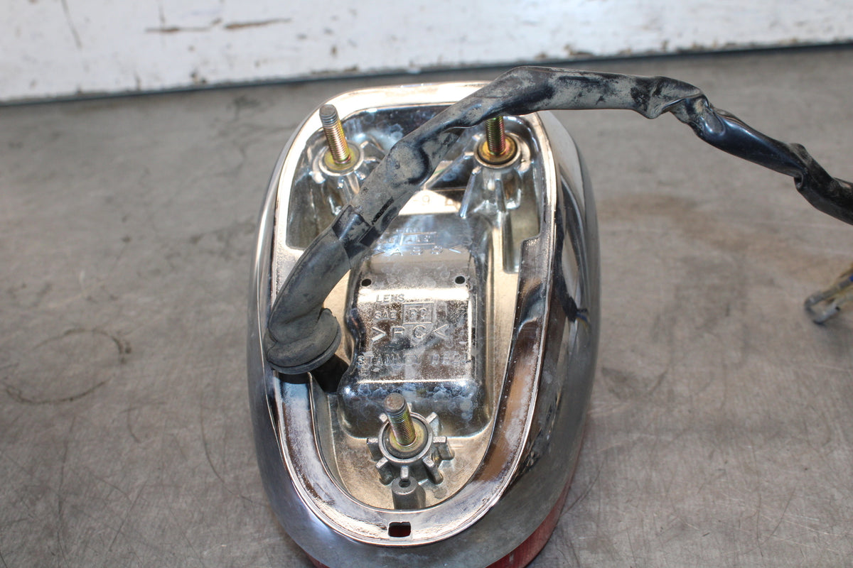 05-06 YAMAHA ROYAL STAR TAILLIGHT REAR TAIL BRAKE LIGHT BB697