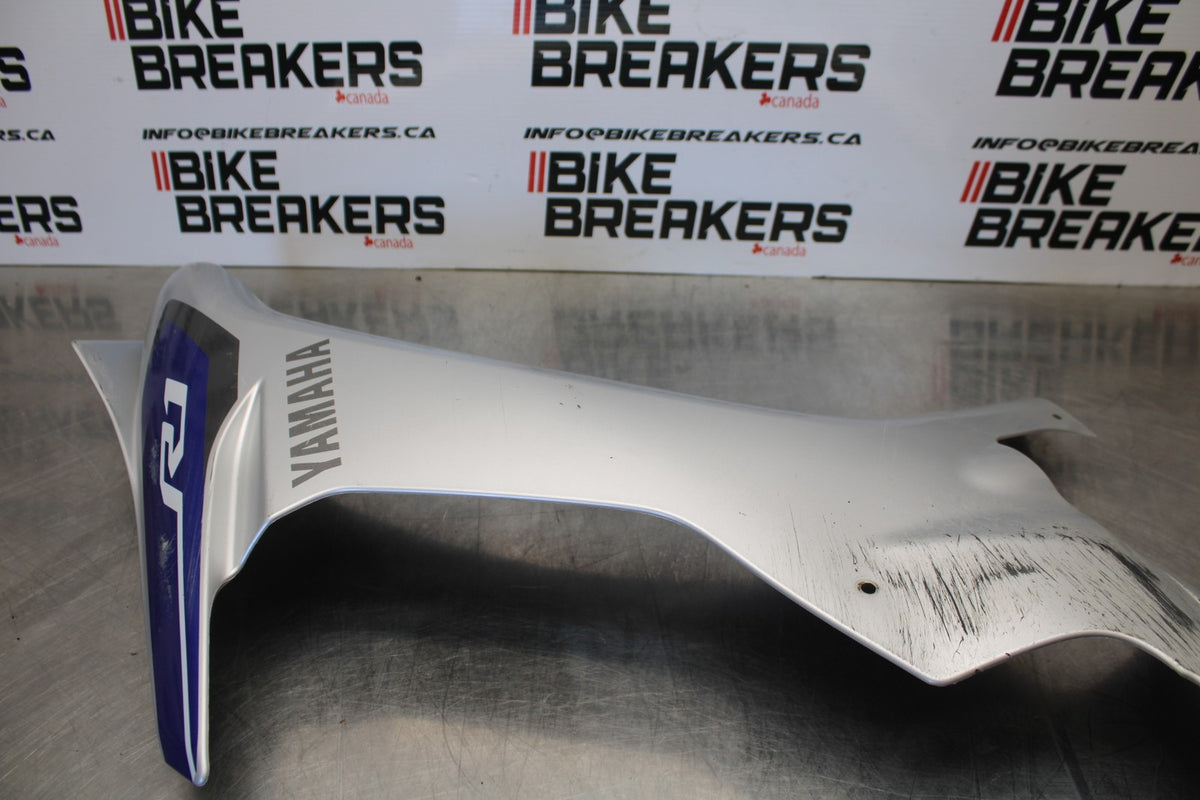 15-17 YAMAHA YZF R1 RIGHT MID UPPER SIDE FAIRING COWL BB190