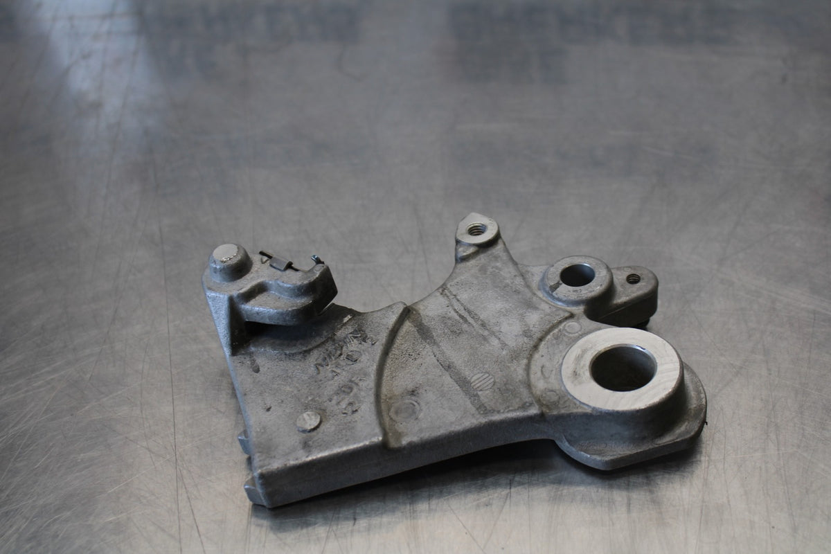 22-25 YAMAHA YZF R7 REAR BRAKE CALIPER HANGER BACK MOUNTING BRACKET BB176