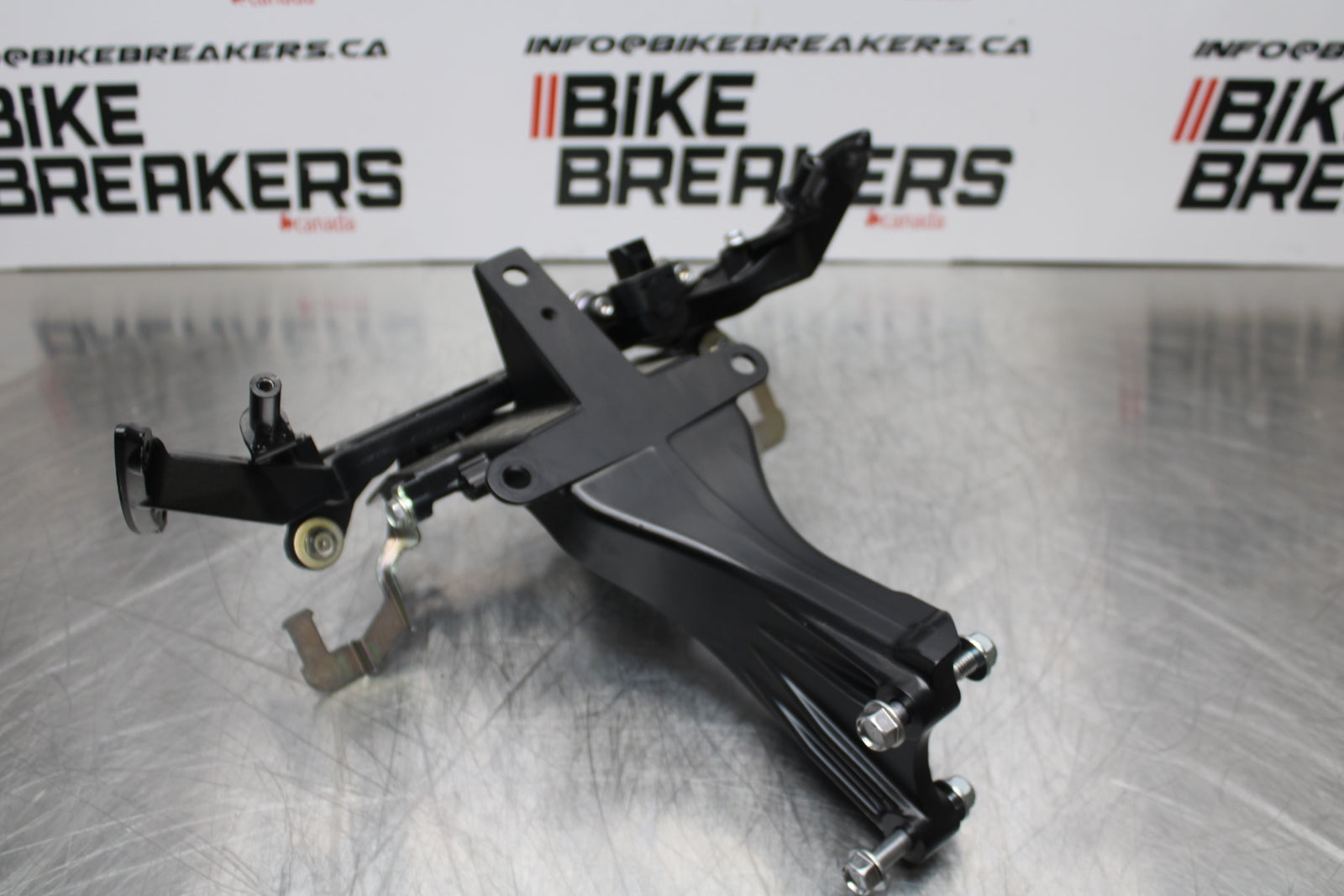 23-24 KAWASAKI NINJA ZX14R NEW!! UPPER FAIRING MIRROR GAUGES STAY BRACKET BB153